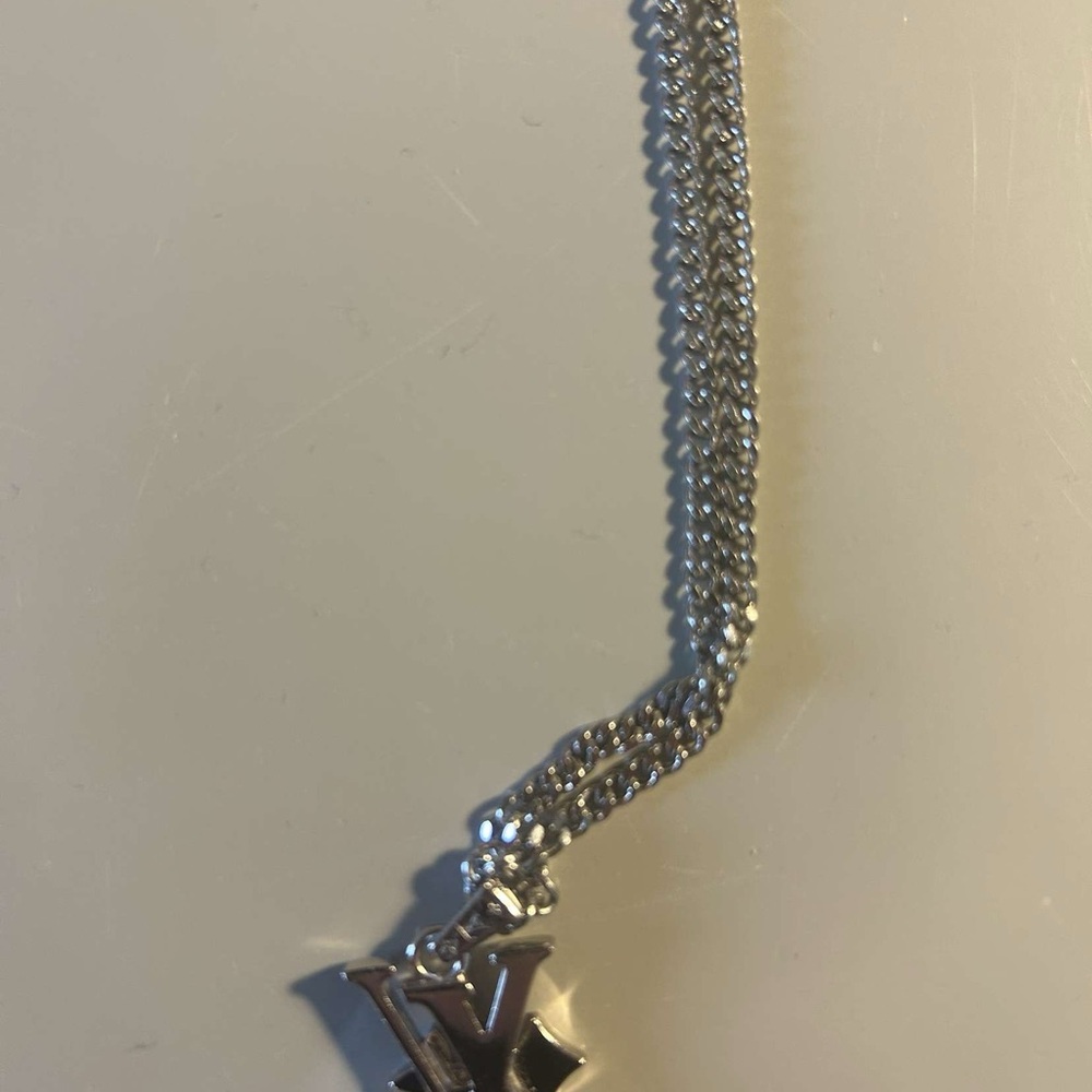 LOUIS VUITTON CHAIN